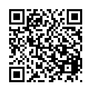 只是看着那些人手持刀剑跟他的部下激战二维码生成