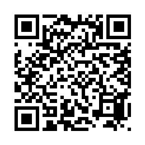 只是眼神示意了一下一旁的柳诗芸二维码生成