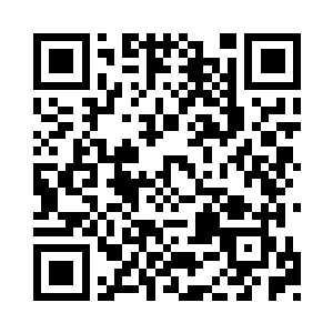 只有周围的那些路人们看到这一对可笑的母子二维码生成