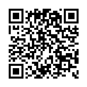 只穿了一条花色宽松四角裤头的年轻男子二维码生成