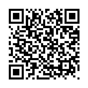 只能悲苦地承受众人异样的目光……二维码生成