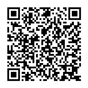 只能用空出的那只手狠狠的揉捏着女人胸前的饱满凸起来转移敏感点二维码生成