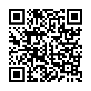 只能被动得跟随着美女司仪的指引走下了舞台二维码生成