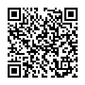 只能这般看着自己的私密事情一件件的被抖落出来二维码生成