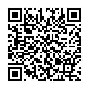 只见一个恐怖的黑洞顿时也直接出现在了两个人的面前二维码生成
