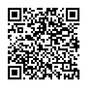 只见一团足有婴儿拳头大小的碧绿色的液体漂浮在虚空之中二维码生成