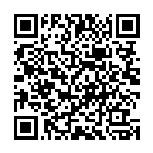 只见一道手臂粗细的黑色剑气犹如一道闪电似地划破长空二维码生成
