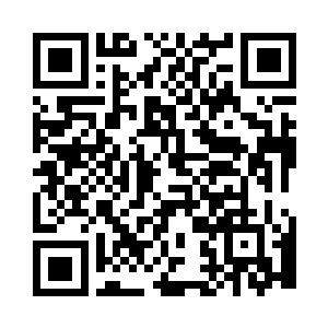 只见他手下的一名校级军官走到他的面前二维码生成