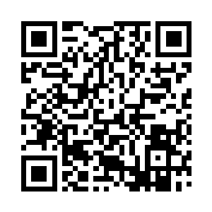 只见他的两只手居然散发出淡淡的光芒二维码生成