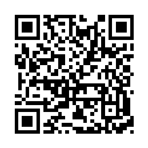 只见他说着突然拿着一坛子酒放在自己面前二维码生成