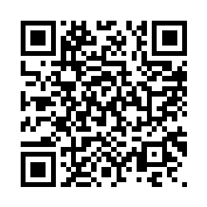 只见此刻怀柔正满脸迷茫的看着自己二维码生成