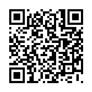 只见远处一条涧水衬着琉璃宝光缓缓流淌二维码生成