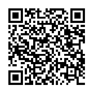 只见那个妙龄女郎已经被成大字形绑在了平躺下的车座上二维码生成