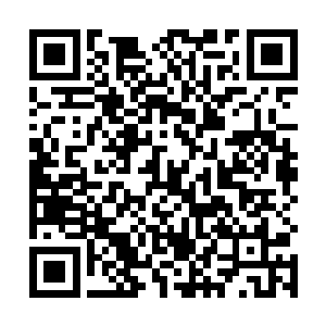 只见那黑云上慢慢的冒起阵阵的黑雾然后消散在空气中二维码生成