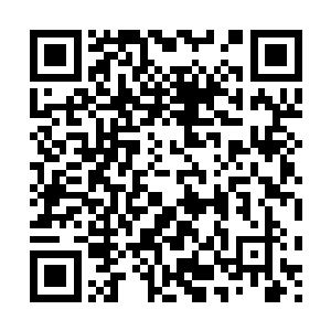 可他却感觉自己的手好像是被一把钢铁打造的镣铐给铐住了似的二维码生成