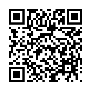可他身体轻微的颤抖逃不过任何人的眼睛二维码生成