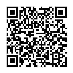 可他还是用眼角的余光一直盯着凌云包间里的动向二维码生成