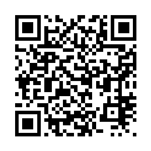 可以清楚地看到夏威尔家的两层别墅二维码生成