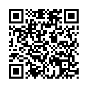 可以说是她在这里第一个感觉亲切亲和的人了二维码生成