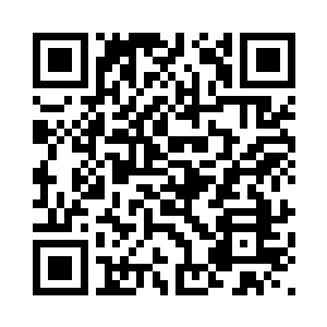 可嘉和博思红着眼睛跪在地上不动二维码生成