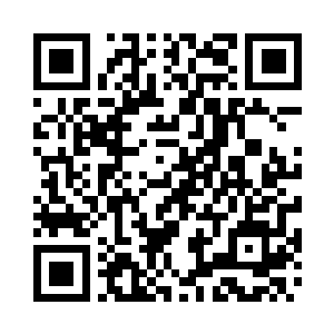 可在两个女生的注视之下挑自己的内内二维码生成