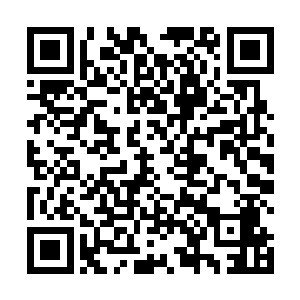 可是他突然发现自己的膝盖就好像是镶在了地面上一样二维码生成