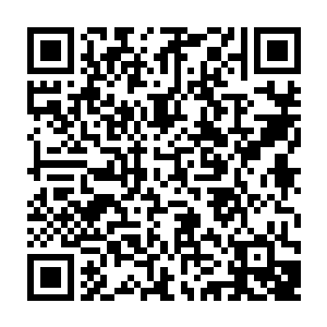 可是到了出口的地方需要出示五层的相关文书才可以被打开通道进入六层二维码生成