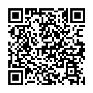 可是博内索特根本就没有在乎别人的想法自顾自的念了下去二维码生成