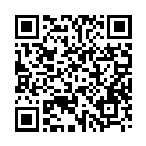 可是当她最后一只脚刚刚离开楼梯的时候二维码生成