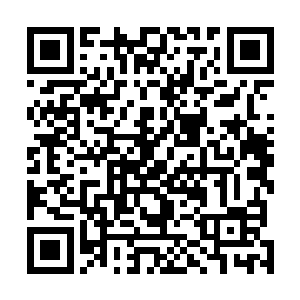 可是现在这个男人却又带着另外一个女人在春节前夕出门二维码生成