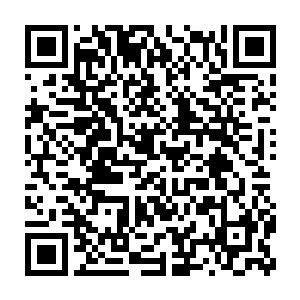 可是随后却发现自己身上的衣服早就被换成了医院里统一的病号服二维码生成