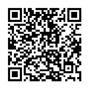 可江迟聿还是忍不住伸手把何书蔓拉到了自己的怀里二维码生成