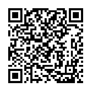 可那弹射出来的绳索竟然转了个弯朝着天空飞射而去二维码生成