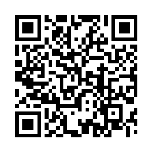 史丹凤正坐在史高飞的卧室里看电视二维码生成