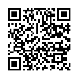 叶姑姑叶志昕大着嗓门问招呼客人的宋雅萍二维码生成