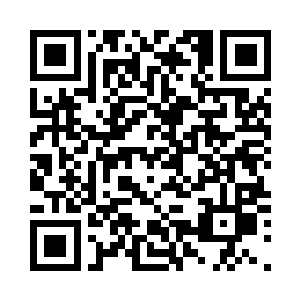 叶楚定晴一前出现了一个巨型的空间二维码生成