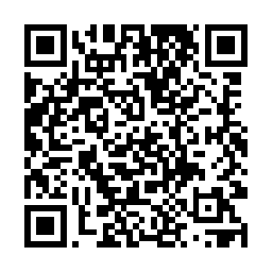 叶然抬了抬眼皮看着对方嘴角浮现出一抹讥讽的笑意二维码生成