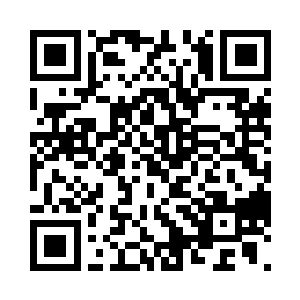 叶秋也冲到了那正面迎击他的三人身前二维码生成