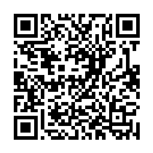 叶秋强忍着把自己还没吃完的面全倒在这货头上的冲动二维码生成