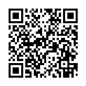 叶秋拿出了那张还没有碎掉的银行卡二维码生成