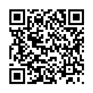 叶芊芊微微惊讶的张着嘴看着林思伊二维码生成