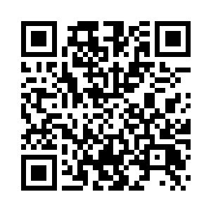 叶芷蔚正趴在床上看着莫念玩吐泡泡二维码生成