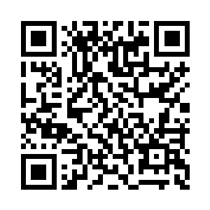 叶莹神色漠然的将一封信交给身边的清秀少女二维码生成