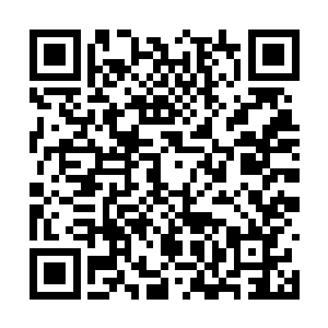 司灏宇将香包捧在手心里拿到鼻子前深吸了一口气二维码生成