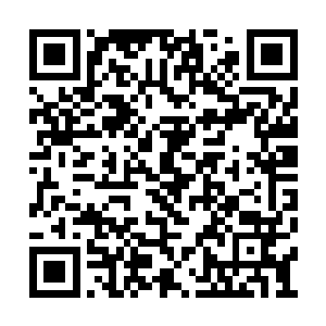 同时从空间戒指内拿出几颗光明神丹给剑尘服下二维码生成