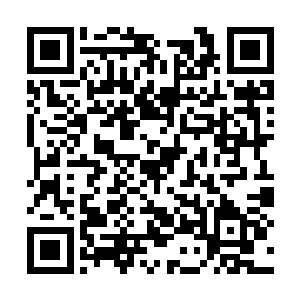 同时到学校里面的超市购买了一些简单的生活用品二维码生成