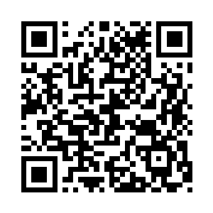 同时手臂被一只手轻柔的抓住就往袖筒中送二维码生成