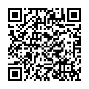 同时江帆竟是夸张的装作要摔倒几乎贴到身上来二维码生成