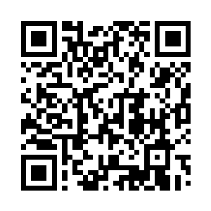 同时看着正在摊位前帮她买小吃的叶秋二维码生成