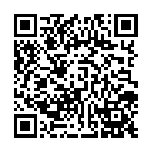 同时祭出王者之兵将在身后紧追不舍的金色能量箭矢打散二维码生成
